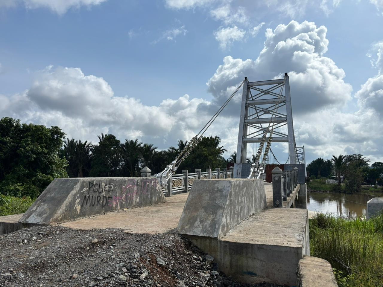 AWAS TEMUAN: Proyek Jembatan Cusa menghubungkan dua kelurahan di Banjarmasin Utara yang prosesnya belum kunjung rampung.