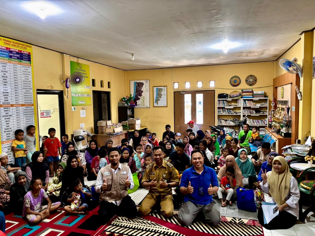 SEMBAKO: 40 paket sembako dan hampers bagikan oleh LAZ Nurul Firdaus UBP Barito kepada anak yatim dan piatu di Kelurahan Kuin Cerucuk, Banjarmasin Barat. 