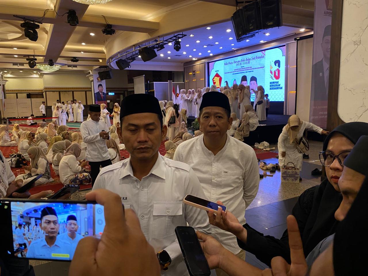 Wali Kota Banjarmasin, Muhammad Yamin menyatakan tetap standby di Banjarmasin selama periode Lebaran mengikuti instruksi Mendagri.