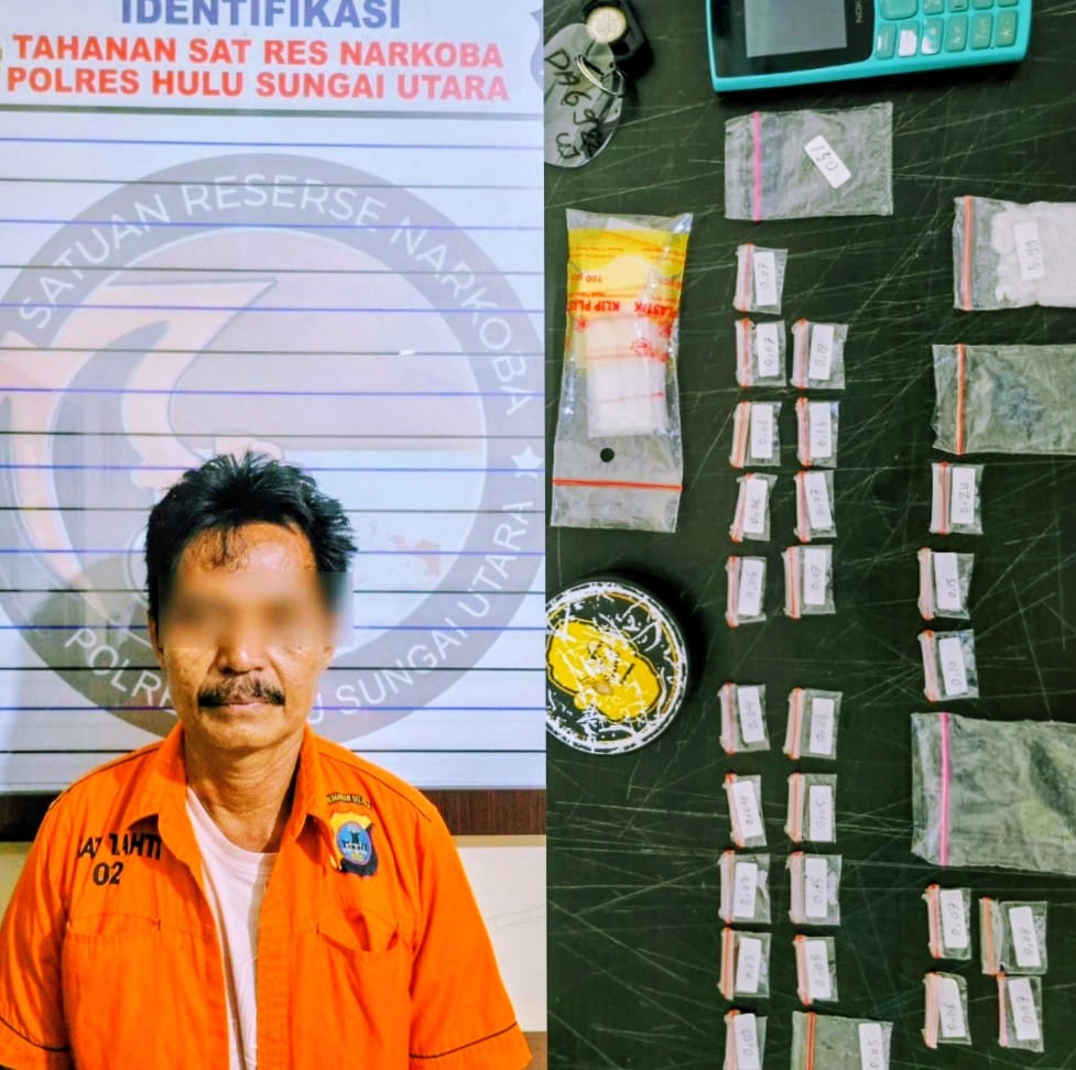 NARKOTIKA: Rudi Alias Engot (55) tersangka pemilik 27 paket sabu diamankan anggota Satresnarkoba Polres HSU.