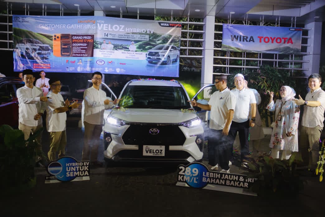 HEMAT BBM: Toyota Veloz Hybrid salah satu mobil Hybrid yang paling irit di kelasnya. 