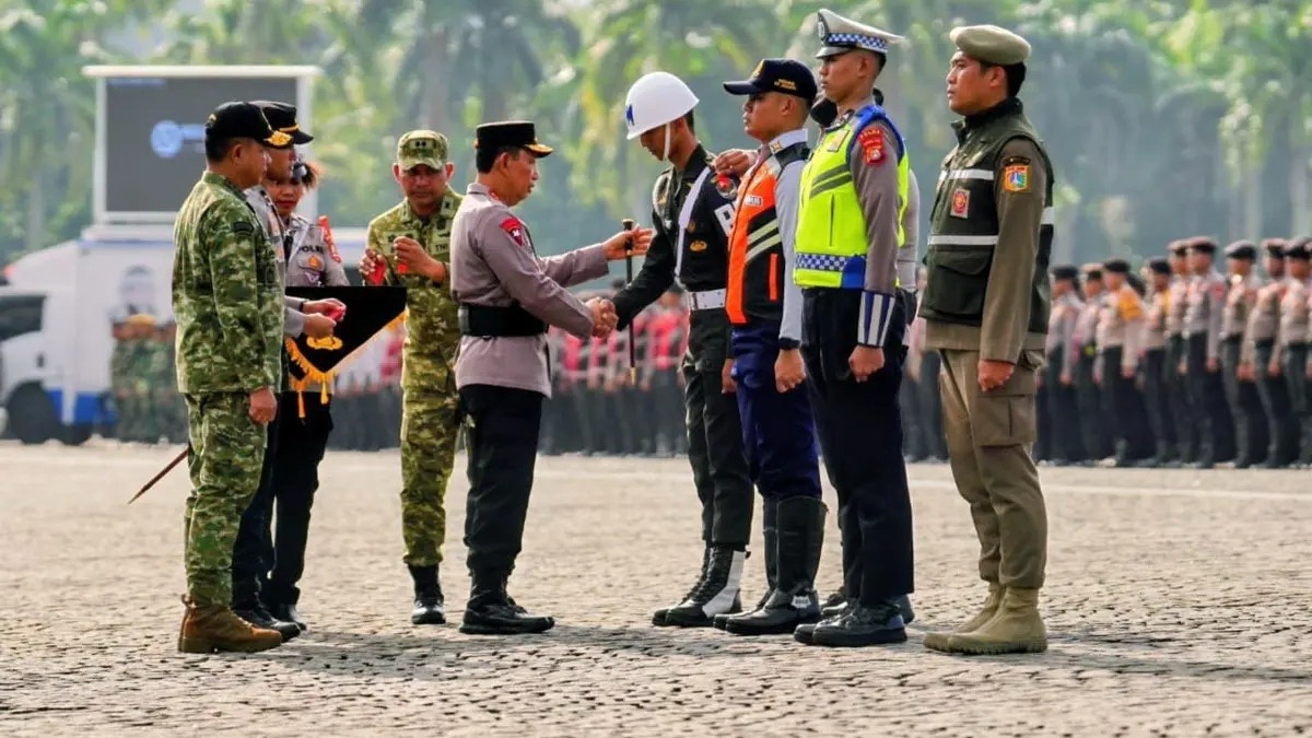APEL: Operasi Ketupat 2026 dimulai. Polri mengerahkan sebanyak 161.243 personel gabungan di seluruh Indonesia. (HUMAS POLRI)