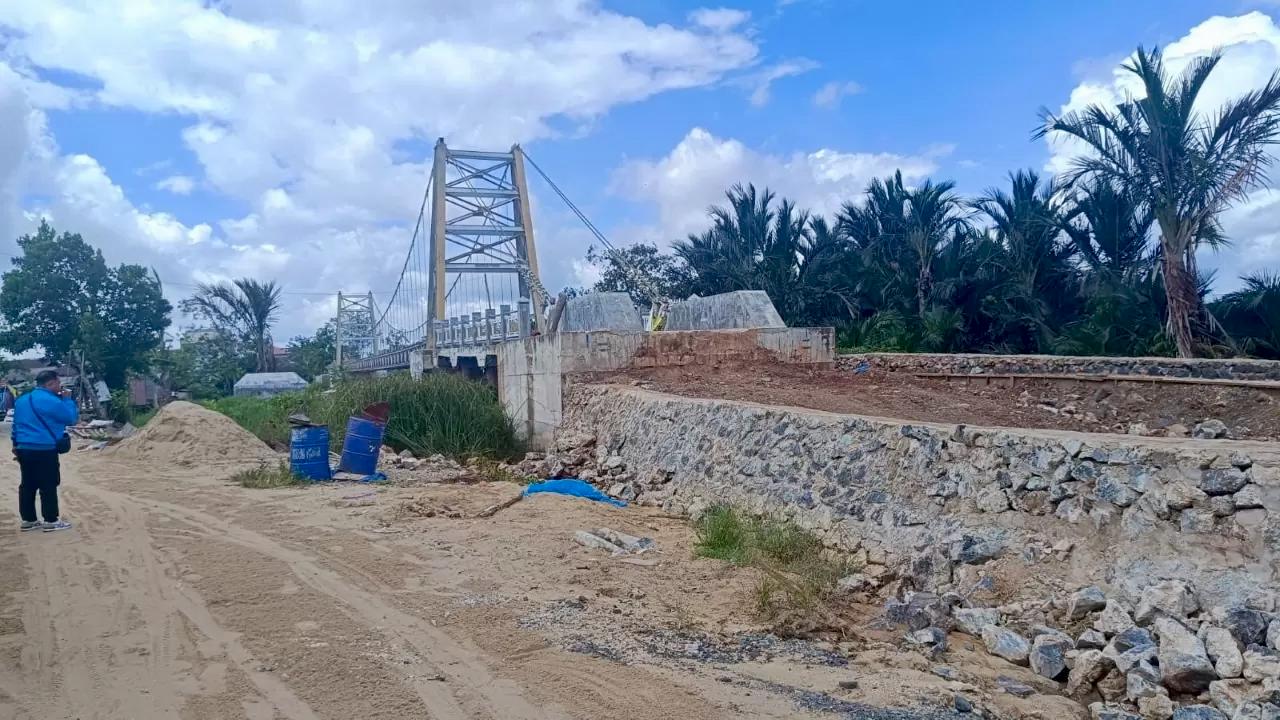 USULKAN ANGGARAN TAMBAHAN: Kondisi proyek Jembatan Cemara Ujung&ndash;Sungai Andai yang penyelesaiannya masih menunggu rampungnya justifikasi teknis dan review desain.