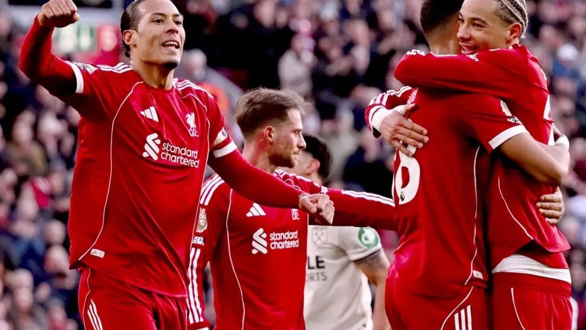 BERUPAYA: Pemain Liverpool berupaya finis di zona Liga Champions. (Liverpool)