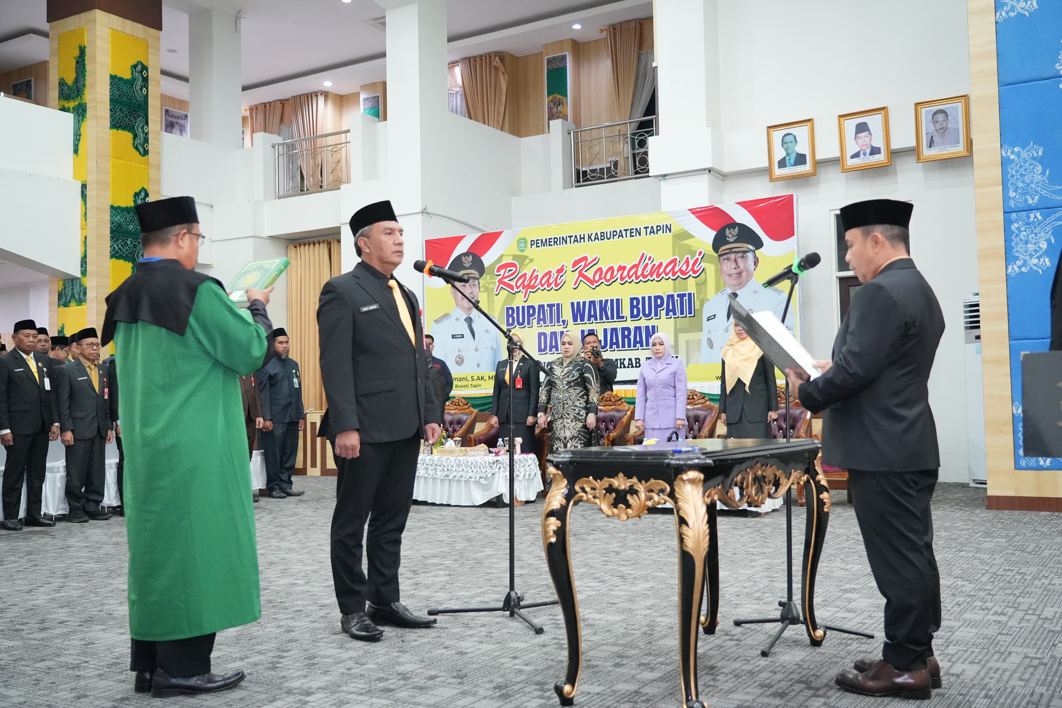 DILANTIK: Bupati Tapin H Yamani melantik Sekda Tapin Unda Absori di Aula Sekretaris Daerah Kabupaten Tapin. Foto by Prokopim Setda Tapin