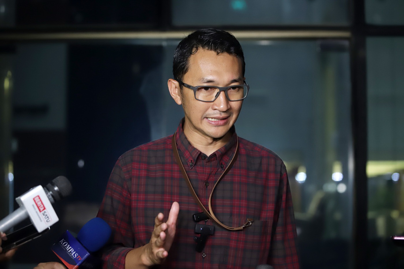 INGATKAN: Juru Bicara KPK, Budi Prasetyo mengimbau ASN jaga Integritas terkait penerimaan THR dan larangan penyalahgunaan mobil dinas saat Lebaran. (Dery Ridwansah/ JawaPos.com)