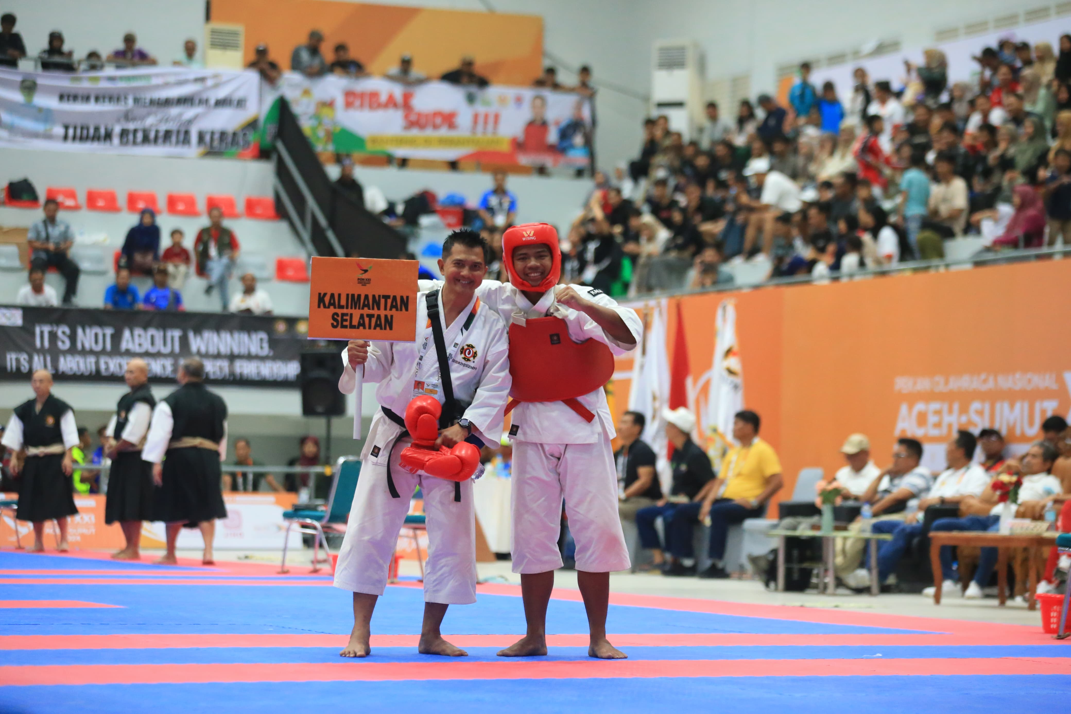 Atlet kempo Kalimantan Selatan beraksi dalam sebuah pertandingan, mencerminkan semangat dan kesiapan menghadapi dua agenda kejuaraan besar yang menanti usai Lebaran Idul Fitri 2026. (M Idris Jian Sidi