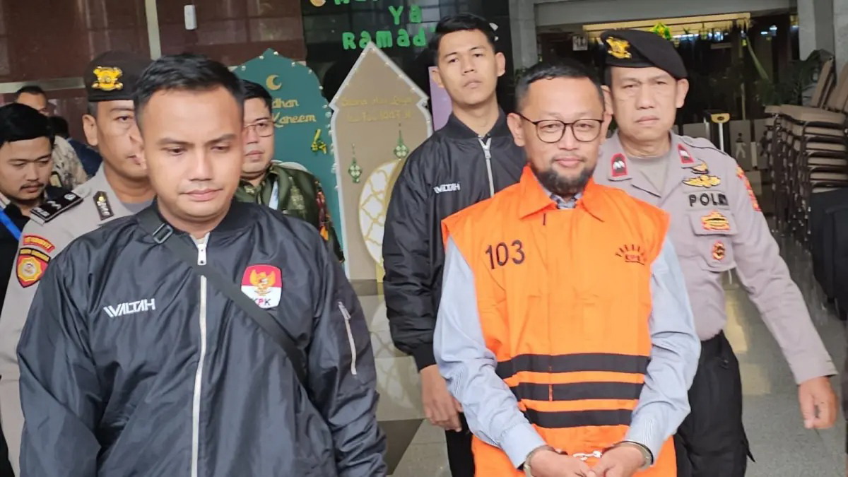 DITAHAN: KPK resmi menahan mantan Staf Khusus (Stafsus) Menteri Agama periode 2020-2024 Ishfah Abidal Aziz alias Gus Alex, sebagai tersangka kasus dugaan korupsi kuota haji tambahan 2023-2024