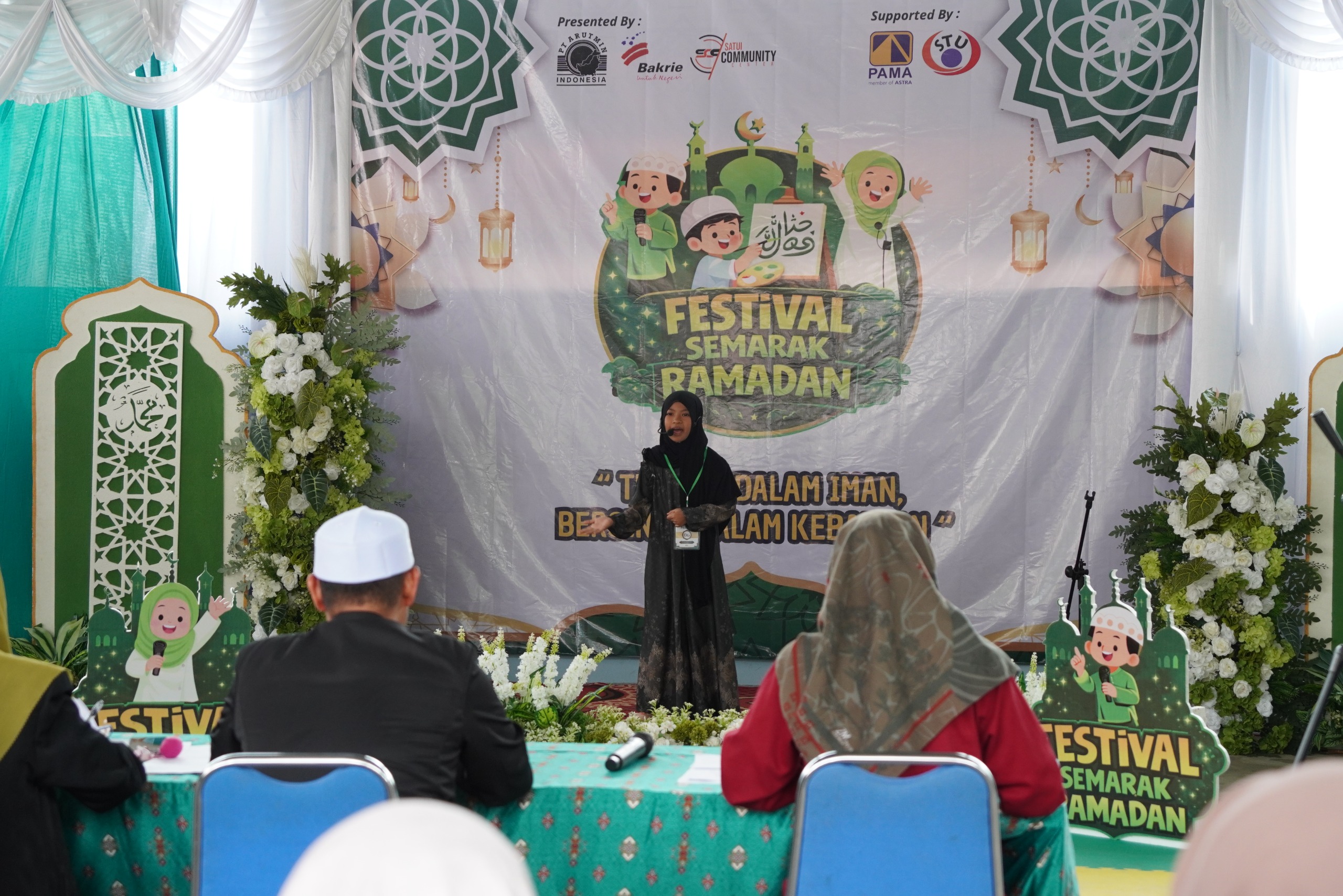 DAI CILIK : Salah satu peserta tampil membawakan ceramah dengan penuh percaya diri dalam Festival Semarak Ramadhan di Satui Community Center.