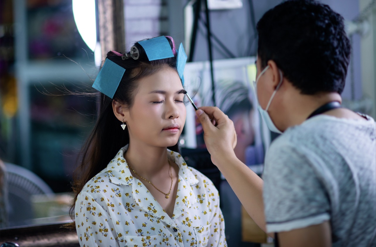 FAKTOR: Makeup sulit menempel biasanya disebabkan karena berbagai faktor. (Foto: Freepik)