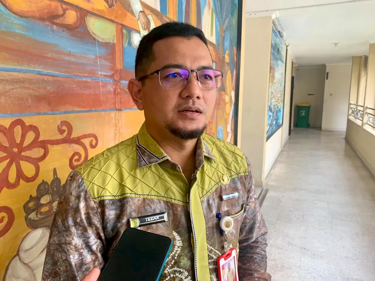 NARASUMBER: Kepala DLH Kota Banjarmasin, Ichrom Muftezar.(Foto: Endang Syarifuddin) 