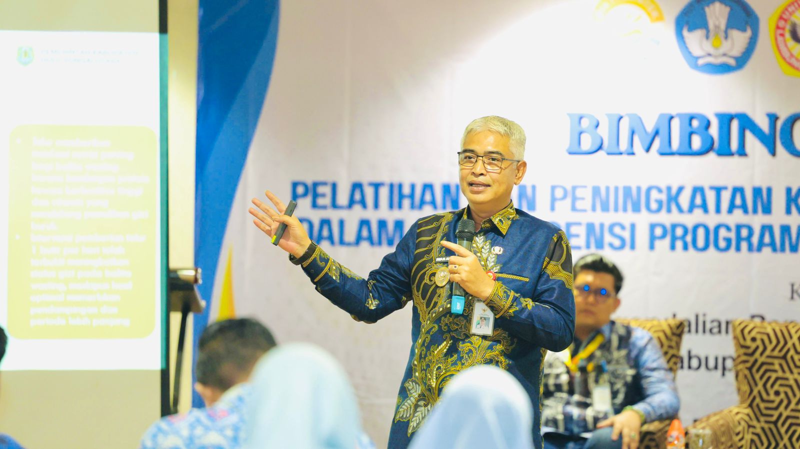 HADIR:Wakil Bupati Kabupaten Hulu Sungai Utara (HSU), Hero Setiawan menutup kegiatan Bimtek peningkatan kompetensi Penyuluh KB dalam percepatan penurunan stunting di Banjarbaru, Jumat (27/3/2026).