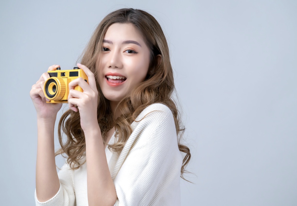 FLAWLESS: Tanpa layering berlebihan wajah akan terlihat lebih glowing dan flawless. (Foto: Freepik)