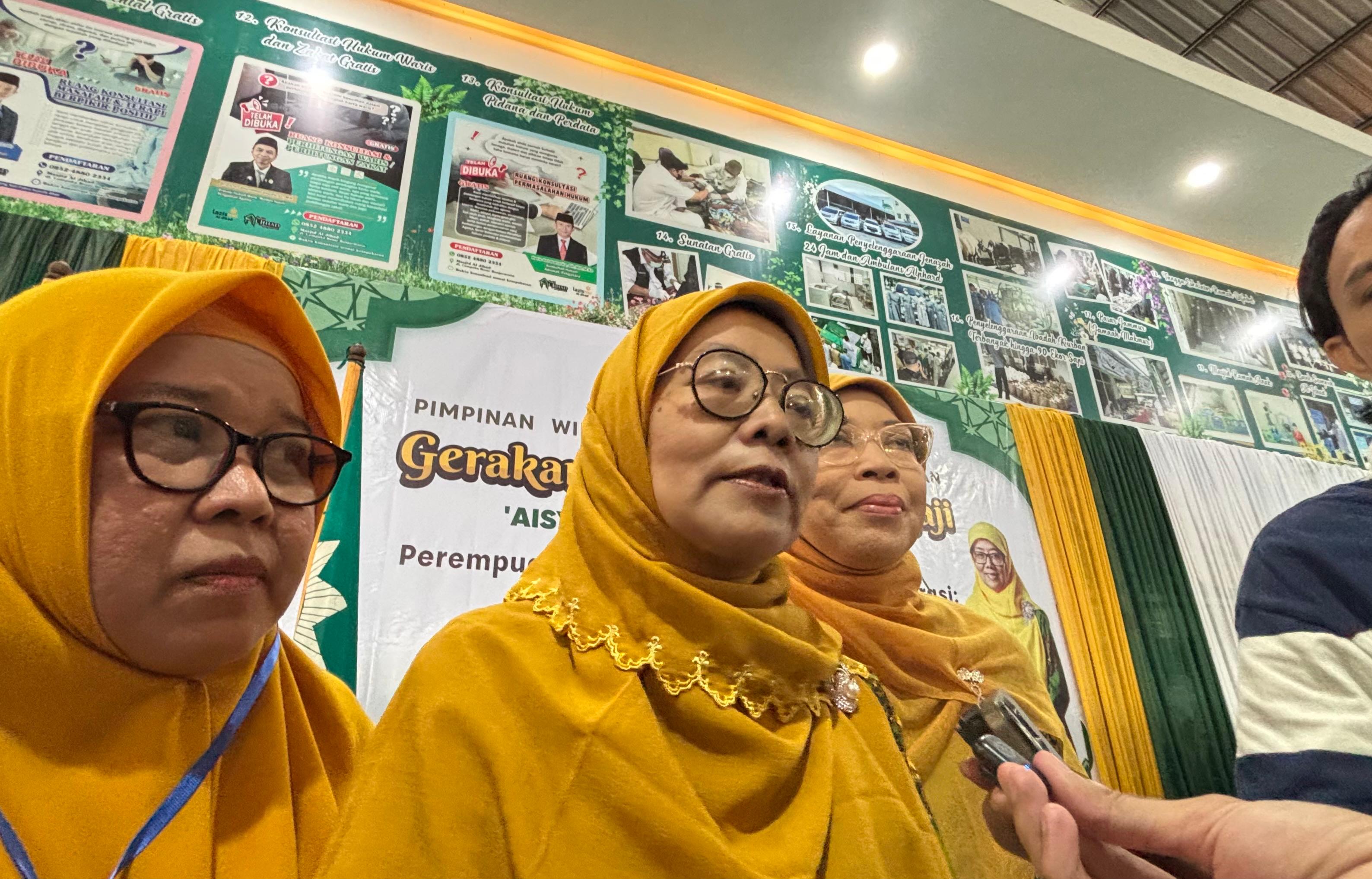 DATANG: Ketua Umum PP Aisyiyah, Salmah Orbaniyah hadir di Masjid Al-Jihad Banjarmasin dalam Gerakan Perempuan Mengaji oleh PWA Kalsel.