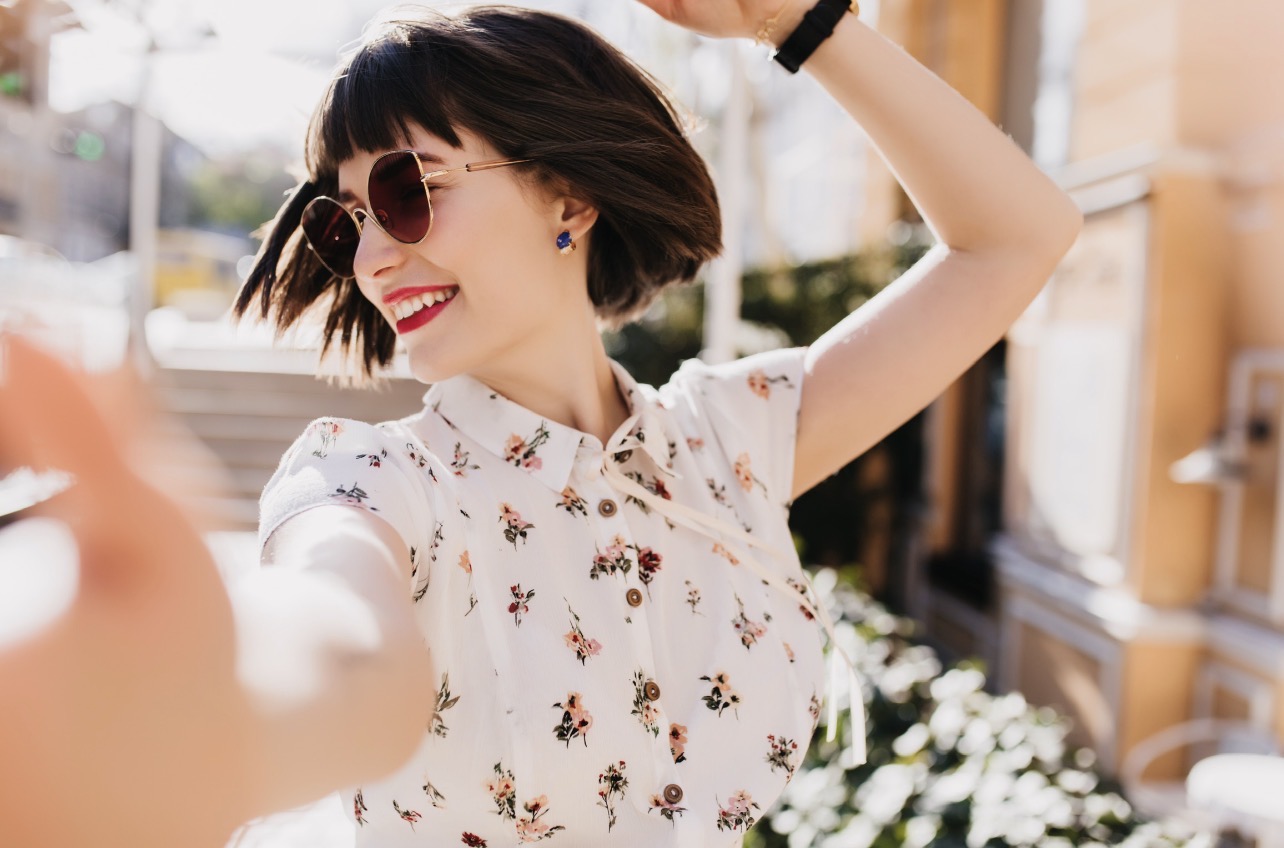 PERAWATAN: Rambut pendek juga butuh perawatan agar terlihat stylish. (Foto: Freepik)