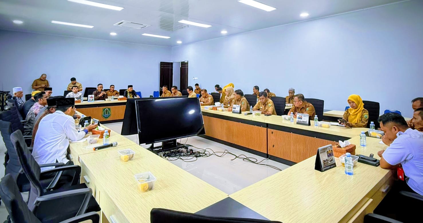 RAKER: Rapat kerja lintas fraksi dan SKPD di Ruang Rapat DPRD HSU membahas Raperda RTRW 2026&ndash;2046, Senin (30/3/2926).