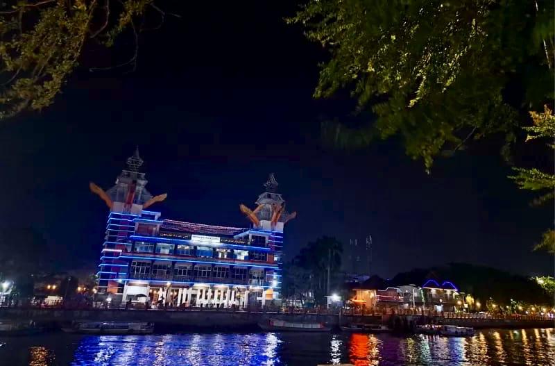 MENARA PANDANG: Lonjakan wisatawan di Banjarmasin mencapai lebih dari 166 ribu orang sepanjang libur Lebaran dan Nyepi pada Maret 2026.