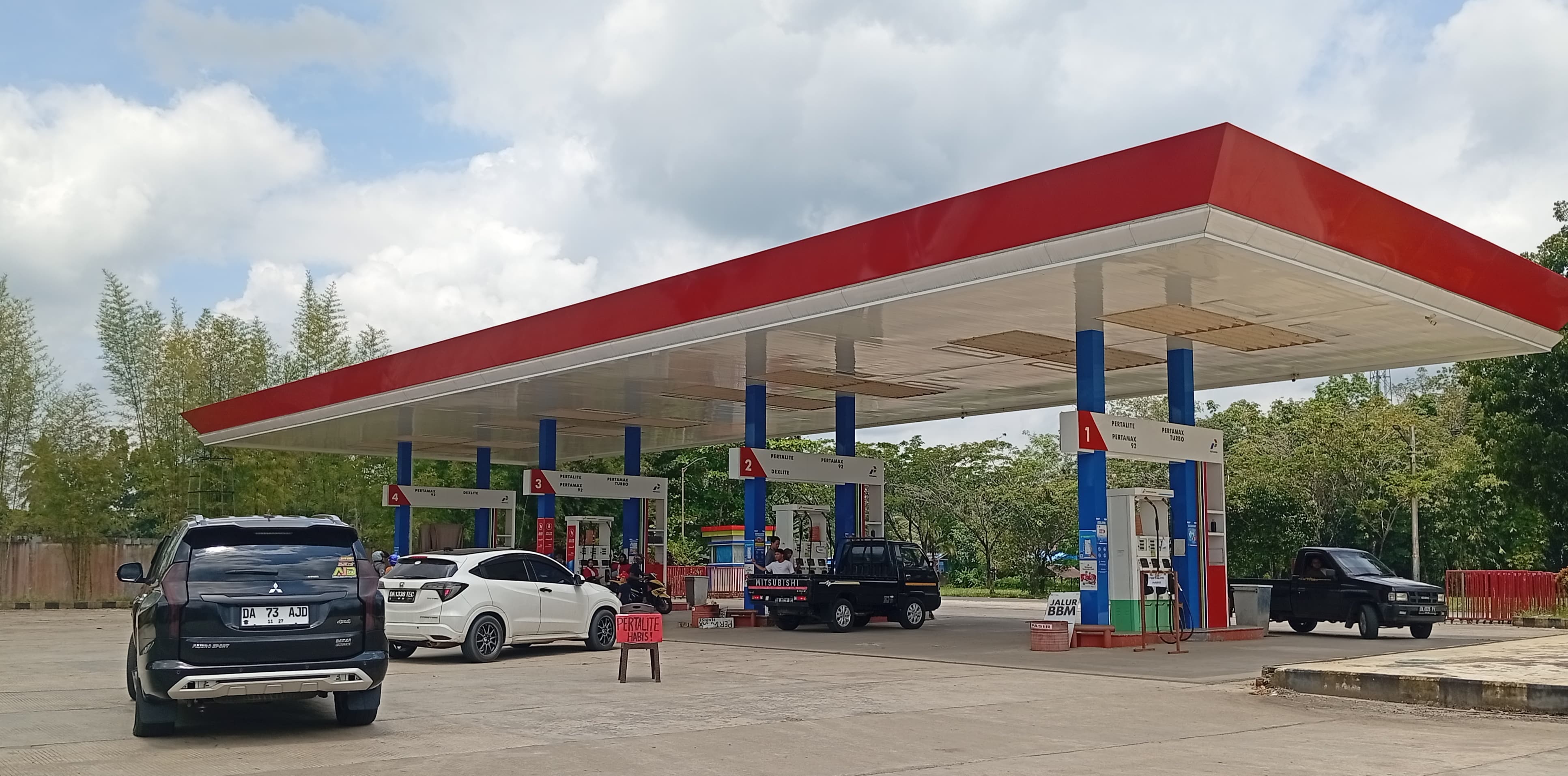 KOSONG:Stok Pertalite di beberapa SPBU wilayah HSS terpantau kosong, Selasa (31/3/2026).  
