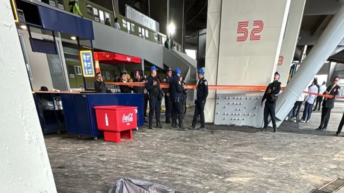 TEMPAT KEJADIAN: Seorang suporter tewas saat laga persahabatan Meksiko vs Portugal. (X/@PrensaCDMX)