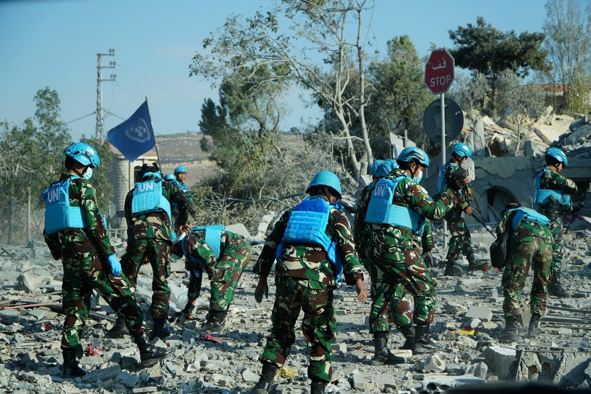BERDUKA: Satgas Yonmek TNI Konga XXII-R UNIFIL bertugas di tengah konflik. Seorang prajurit gugur dalam serangan Israel terhadal Lebanon. (Penerangan Satgas Yonmek TNI Konga XXII-R UNIFIL)