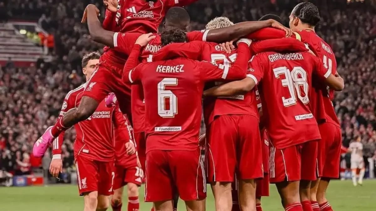 SELEBRASI: Skuad Liverpool saat di lapangan selebrasi usai mencetak gol pada suatu laga. (Dok. Liverpool FC)