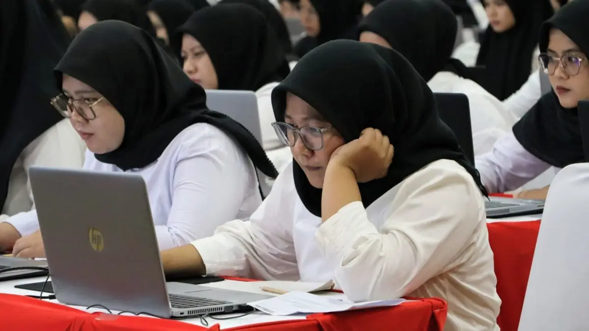 FOKUS: Seorang peserta mengikuti tahap seleksi SKD CPNS lingkungan Pemerintah Provinsi Kalsel di Gedung Idham Chalid, Banjarbaru (MC BANJAR)