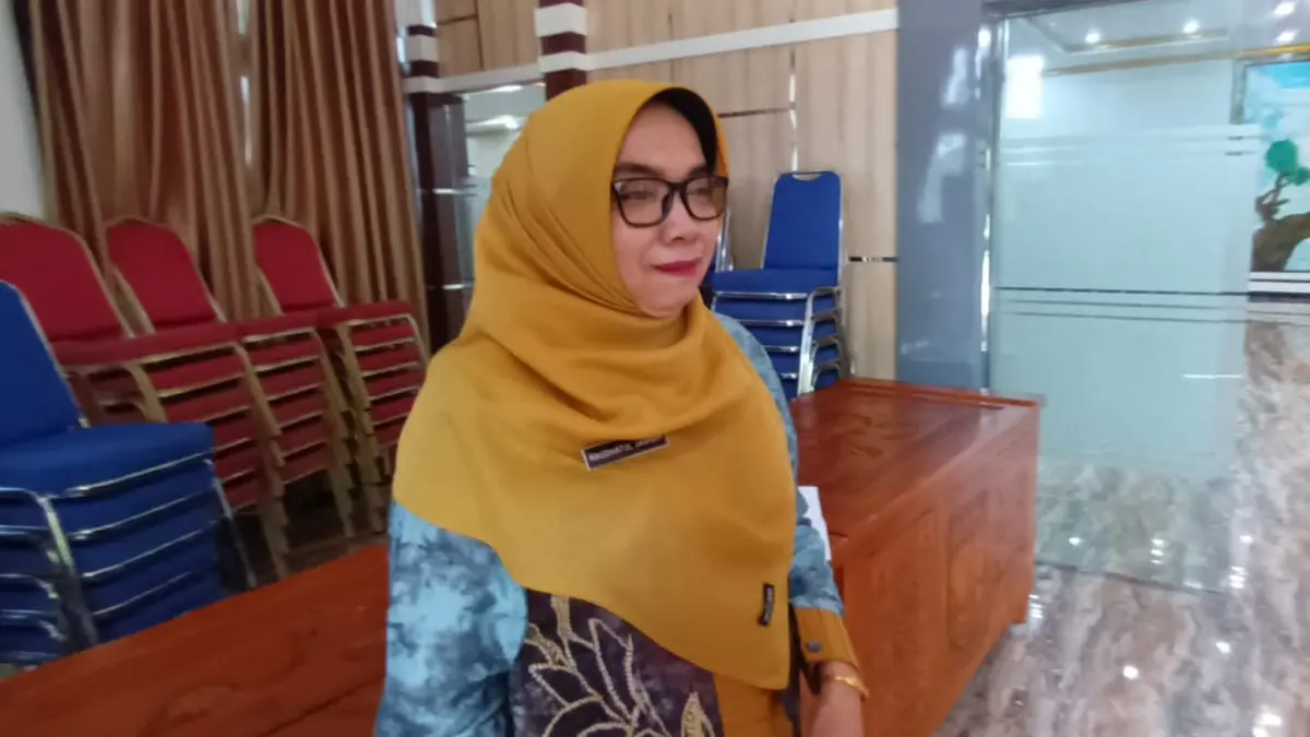Kepala Bidang Hubungan Industrial Disnaker Kabupaten Tabalong, Raudhatul Jannah.(Foto: Ibnu Dwi Wahyudi/Radar Banjarmasin)