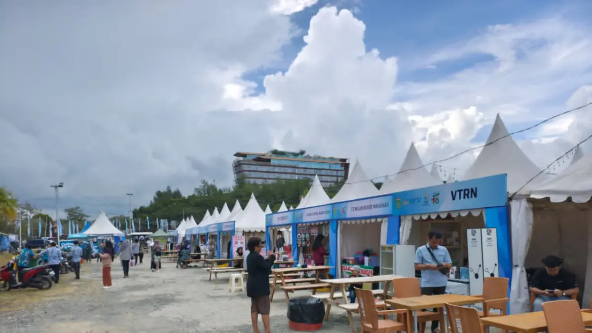 PERSIAPAN:Deretan stan Tanah Bumbu Beraksi Expo 2026 mulai beroperasi di Lapangan Batfest, Simpang Empat, Kamis (2/4/2026). (Foto: Zulqarnain/Radar Banjarmasin)&nbsp;