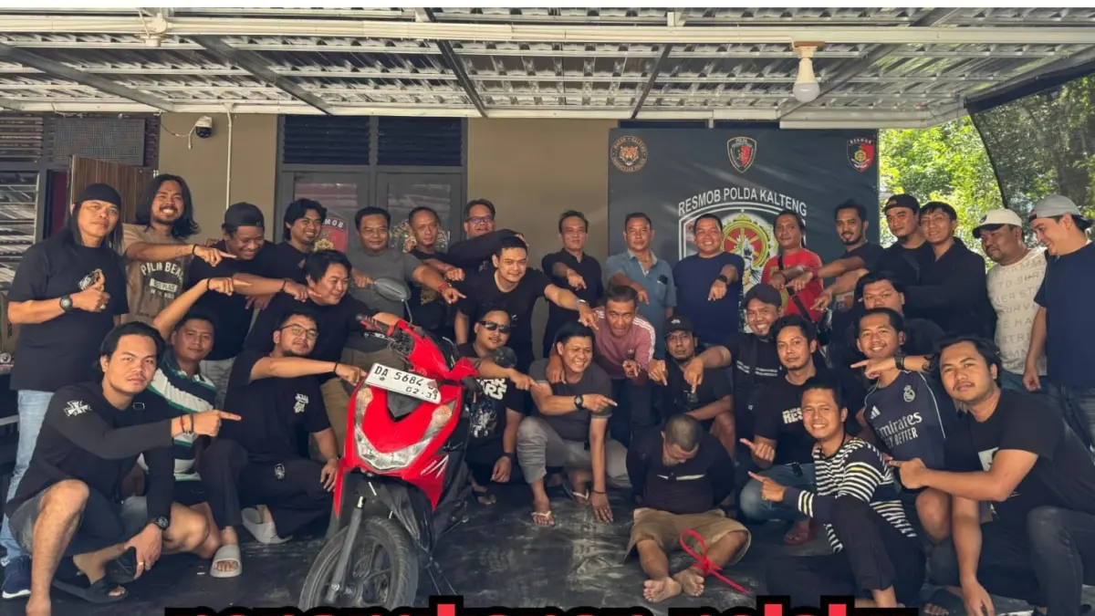 DIAMANKAN: Rasyid (24) pelaku penikaman yang menewaskan Abdillah saat diamankan tim gabungan di Palangkaraya.