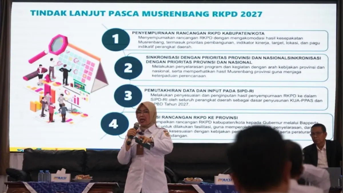 BERBICARA: Kepala Bappeda Kalimantan Selatan, Ir. Suprapti Tri Astuti saat berbicara dalam acara Tindak Lanjut Pasca Musrenbang RKPD 2027. (Foto: BAPPEDA KALSEL UNTUK RADAR BANJARMASIN)&nbsp;