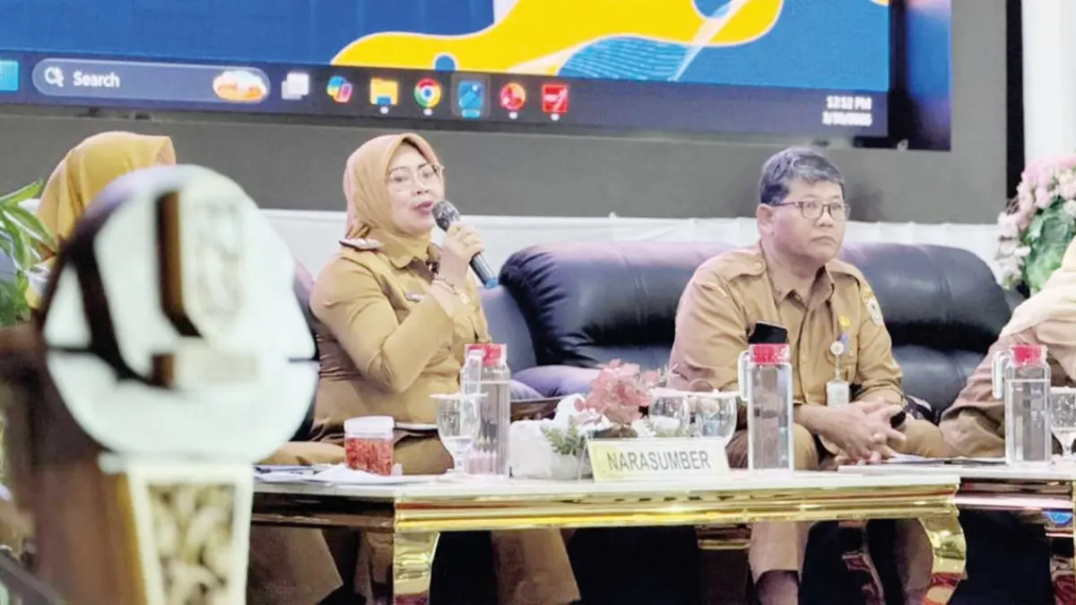 NARASUMBER: Kepala Bappeda Kalsel, Ir. Suprapti Tri Astuti jadi narasumber dalam Musrenbang RKPD 2027 Kotabaru.&nbsp;
(Foto: BAPPEDA KALSEL)&nbsp;