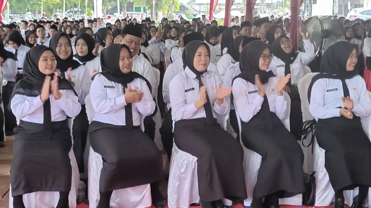 Para ASN di Tabalong saat menghadiri pelantikan dan pengambilan sumpah jabatan. Diantara mereka, khususnya PPPK paruh waktu diupayakan lagi untuk mendapatkan THR. Ibnu Dwi Wahayudi / Radar Banjarmasin