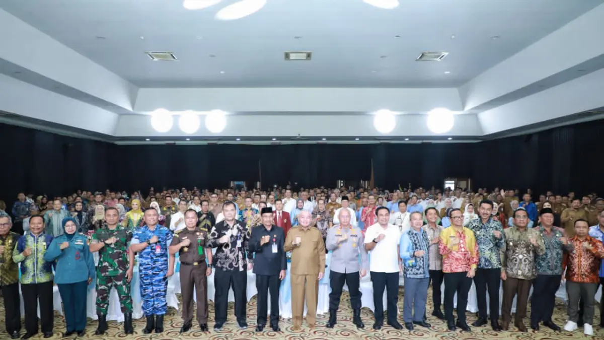 SINERGI:Gubernur Kalsel, H Muhidin menegaskan pentingnya sinergi dan keselarasan dalam perencanaan pembangunan daerah pada kegiatan Musrenbang Kalsel 2026 di Gedung Idham Chalid, Selasa (7/4/2026).(Foto:M Rezky Maulidja/M Alfian)