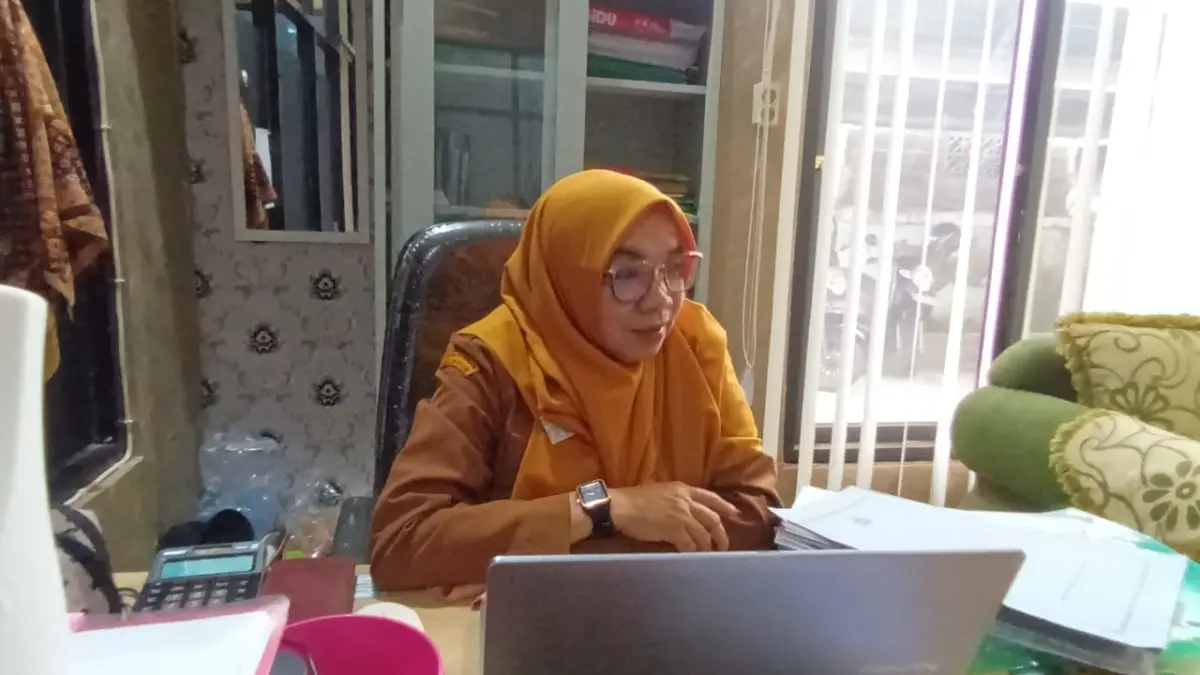 Kepala Bidang Hubungan Industrial Disnaker Tabalong, Raudhatul Jannah

(Foto : Ibnu Dwi Wahyudi/ Radar Banjarmasin)