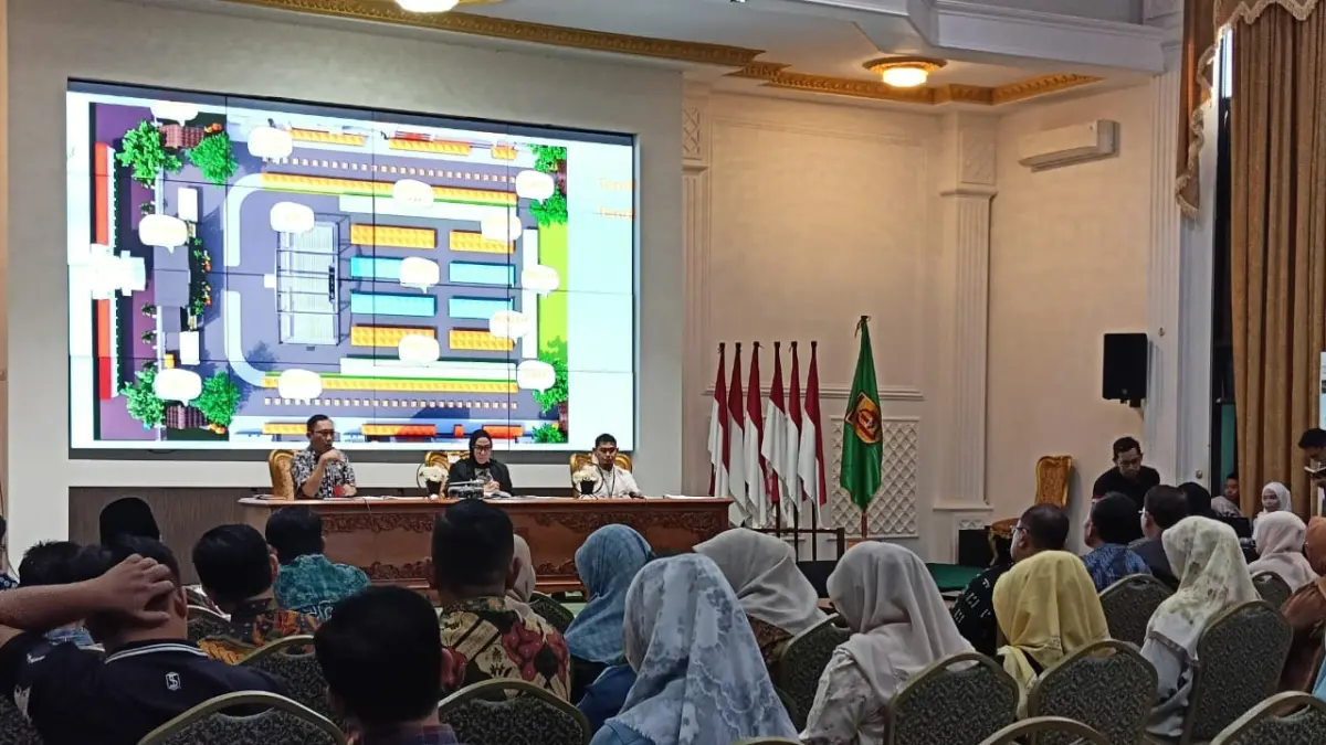 KOORDINASI:Wali Kota Banjarbaru Erna Lisa Halaby memimpin rapat koordinasi persiapan Hari Jadi ke-27 Banjarbaru didampingi jajaran pejabat di Aula Gawi Sabarataan.(Foto:MC Banjarbaru)