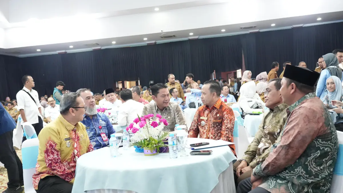 SAMPAIKAN: Bupati Tapin H Yamani bersama dengan kepala daerah lain di Kalsel hadir pada Musrenbang RKPD Provinsi Kalimantan Selatan tahun 2026, untuk pelaksanaan tahun anggaran 2027.
Foto Prokopim Setda Tapin