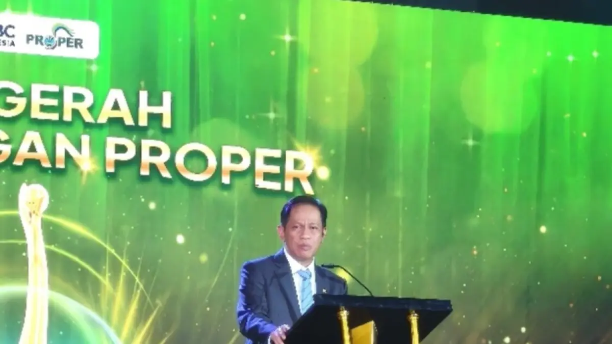 BERIKAN PENGHARGAAN:Menteri LH, merangkap Kepala BPLH, Hanif Faisol Nurofiq memberikan sambutan pada acara Anugerah Lingkungan Proper di TMII Jakarta, Selasa (7/4/2026).(Foto: PT Arutmin Indonesia)