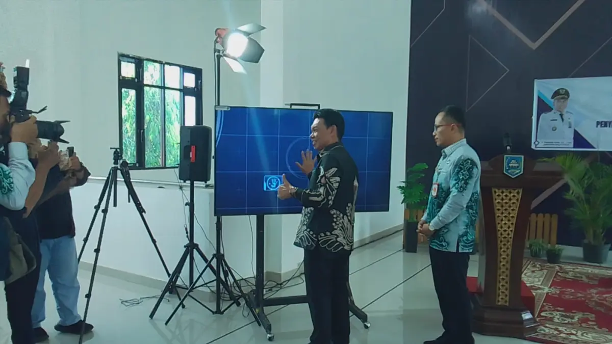 LUNCURKAN: Dinas Kominfo HSS resmi luncurkan aplikasi Teropong.