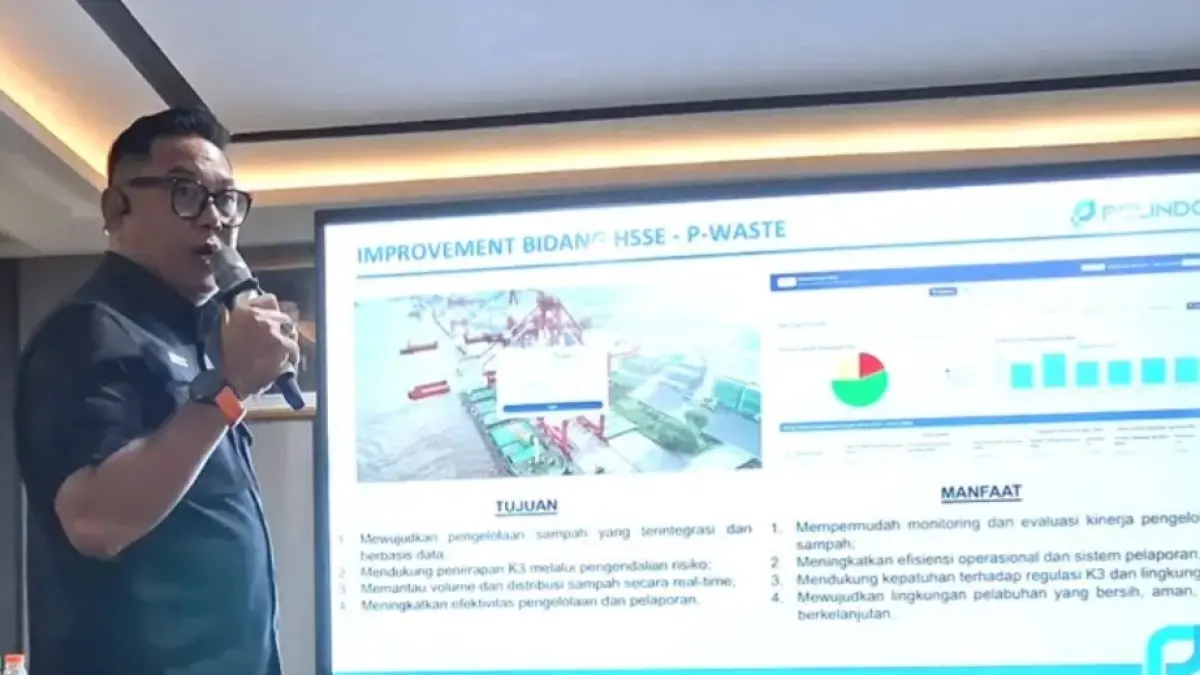 PADAT: Kinerja pelabuhan di Subregional Kalimantan terus meningkat, seiring makin meningkatnya arus kapal.(Foto: Raudah Anisya/Radar Banjarmasin)