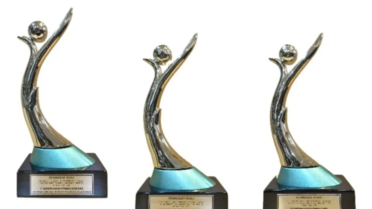 PRESTASI: Lima piala Penghargaan PROPER Hijau Arutmin diperoleh dalam Anugerah Lingkungan Proper Kementerian Lingkungan Hidup.(Foto: PT Arutmin Indonesia)&nbsp;