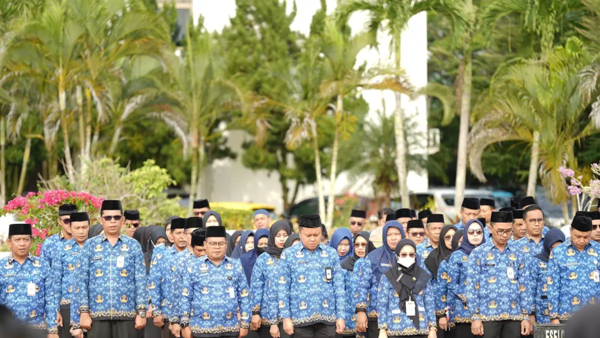 APEL: Aparatur Sipil Negara (ASN) Tanah Bumbu saat mengikuti upacara pagi di Kantor Bupati, Batulicin, Tanah Bumbu.