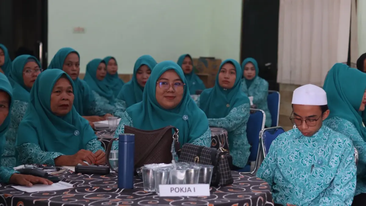 ANTUSIAS: Peserta tampak antusias mengikuti pembinaan dan pelatihan administrasi serta tugas Pokja TP PKK.