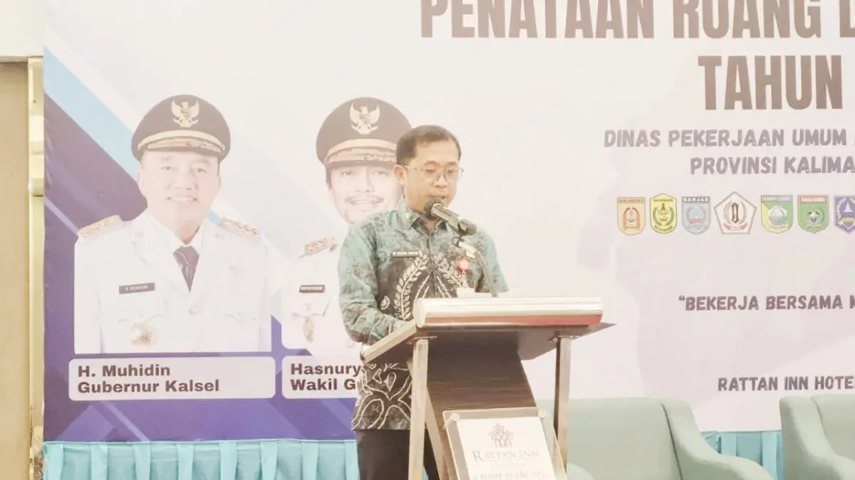 SAMBUTAN: Kepala Dinas PUPR Kalsel, M. Yasin Toyib memberikan sambutan dalam Rakor Teknis Penataan Ruang dan Pertanahan se-Kalsel, Kamis (9/4).
(MC KALSEL)&nbsp;