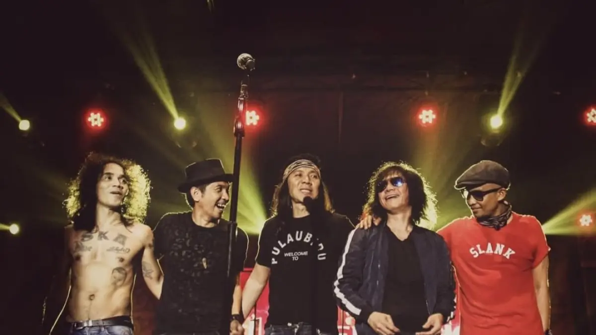 SLANK: Grup band Slank siap menghibur penonton dalam Mappanre Ri Tasi’e di Pantai Pagatan, Tanah Bumbu, Ahad (12/4/2026).
