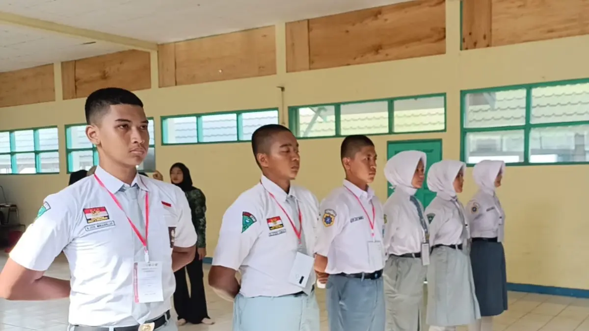 HARU: Enam pelajar Tala yang diumumkan Bakesbangpol Tala untuk mengikuti seleksi calon paskibraka tingkat provinsi. (Foto : Bakesbangpol Tala untuk Radar Banjarmasin)