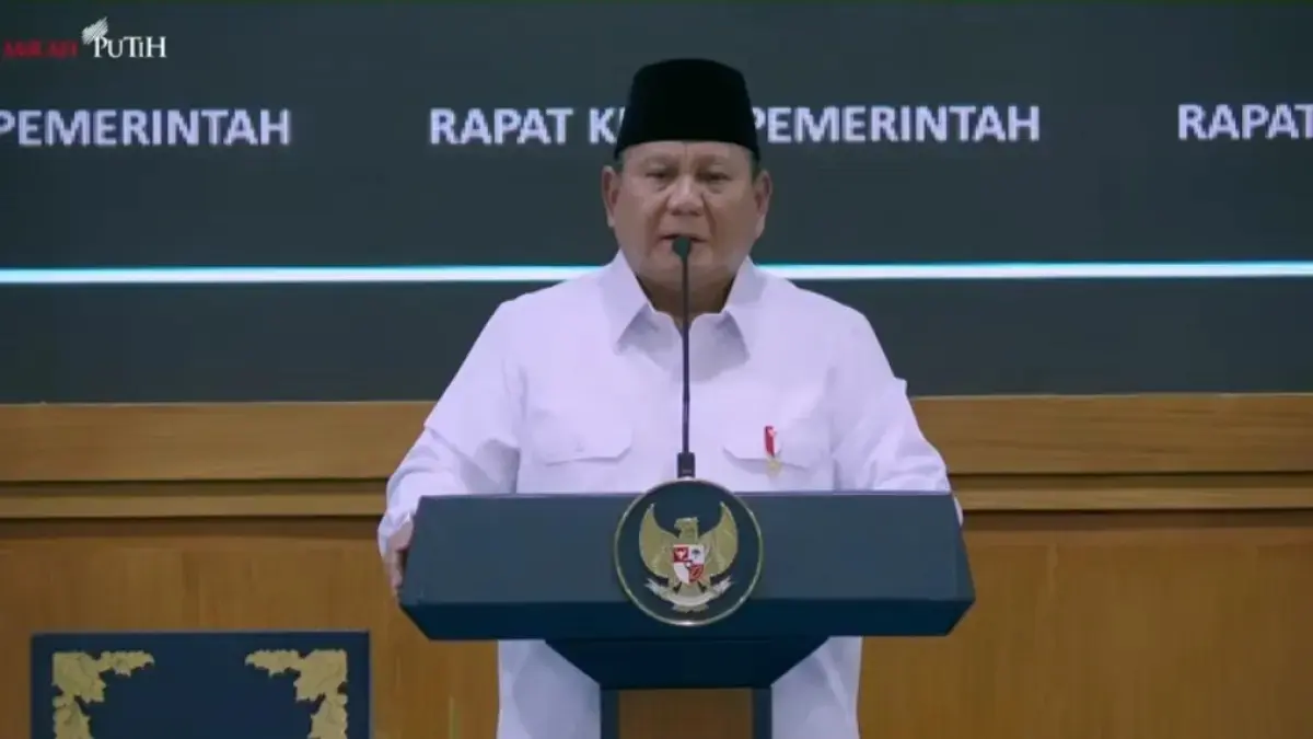 PASANG TARGET: Presiden Prabowo Subianto menyampaikan taklimat di Istana Negara, Jakarta, Rabu (8/4). (Setpres)