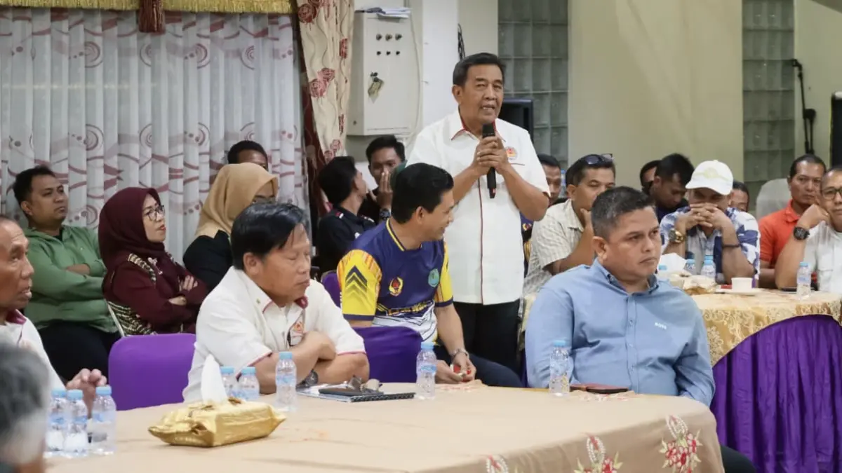 HADIR: Tim Verifikasi Porprov Kalsel saat hadir dalam ramah tamah bersama tim verifikasi dan Pemerintah Kabupaten HSU, KONI setempat di Mess Negara Dipa. (Foto: M.Akbar/Radar Banjarmasin)&nbsp;