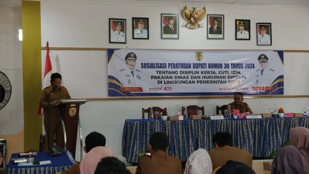 HADIR:Bupati Samsul Rizal hadiri sosialisasi Perbup Disiplin Aparatur Desa di Haruyan, Selasa (14/4/2026).(Foto:Jamaluddin/Radar Banjarmasin)