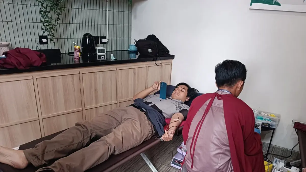 AKSI SOSIAL:Suasana pelaksanaan donor darah dalam rangka menjelang HUT Aeris ke-2 tahun.(Foto:Sheilla Farazela/Radar Banjarmasin)