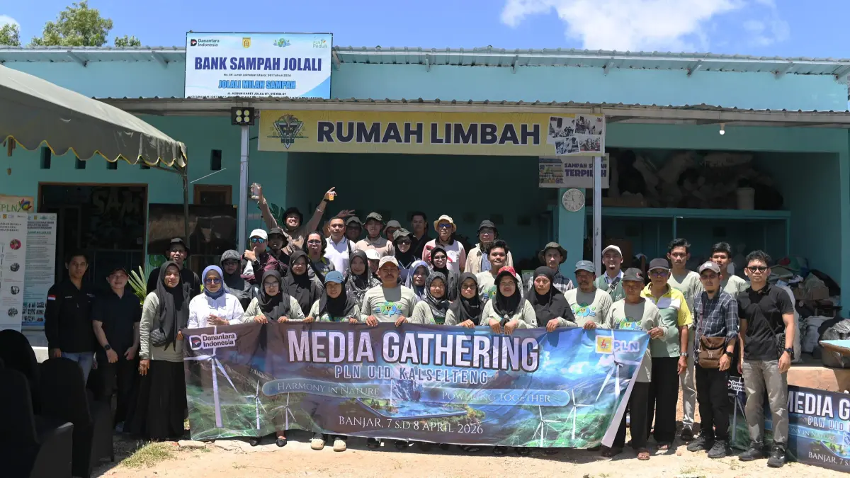 FOTO BARENG: Kegiatan site visit ke Bank Sampah Jolali membuka wawasan para awak media bahwa pengelolaan sampah tidak hanya memberikan dampak positif bagi lingkungan, tetapi dapat menjadi sumber pendapatan.